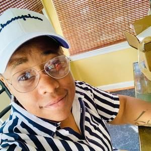 Meet your Posher, Lesley